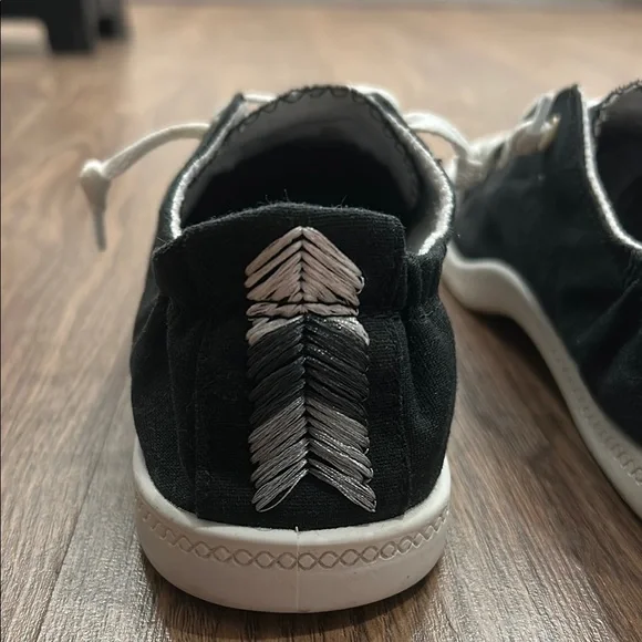 Black Canvas Sneakers, time and tru - Picture 4 of 6